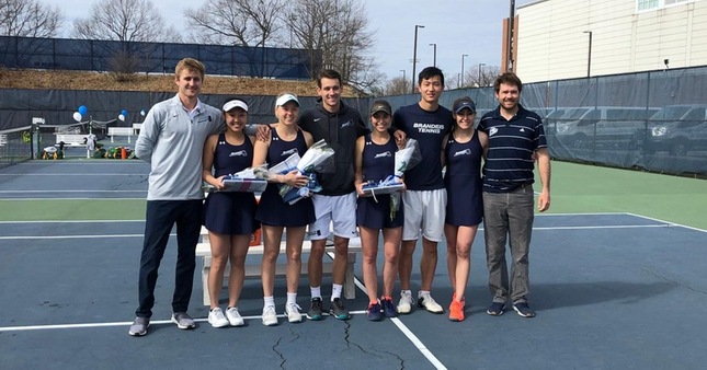 The men and women of Brandeis Tennis Class of 2019! (Photo by Julie Mizraji)